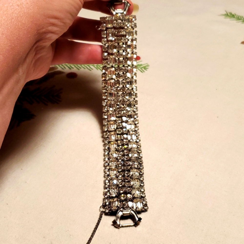 💥SOLD💥Weiss Rhinstone Bracelet - Picture 9 of 10